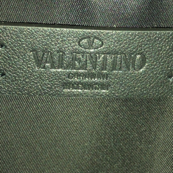 Valentino Garavani VLogo crossbody bag nylon and leather - Picture 3 of 12